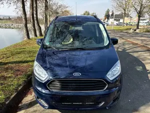 Ford Tourneo Courier 1.0 EcoBoost Titanium Bild 2