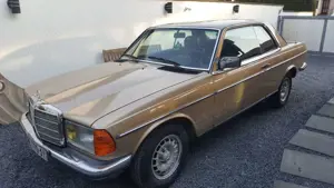 Mercedes-Benz Baureihe 123 230 CE