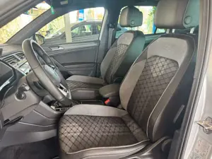 Volkswagen Tiguan 1.5 TSI DSG R-Line | Pano | Navi | AHK Bild 5