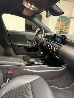 Mercedes-Benz CLA 200 7G-DCT Progressive Bild 4