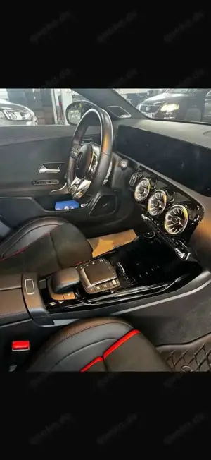 Mercedes-Benz CLA 45 AMG 4Matic+ Speedshift 8G-DCT Bild 3