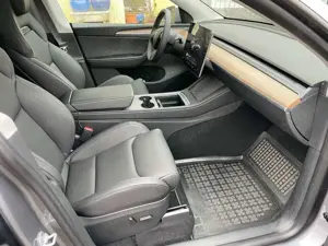 Tesla Model Y Bild 2