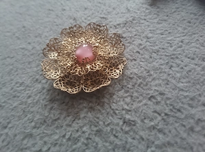 4 goldene Vintage Broschen aus einem Nachlass 