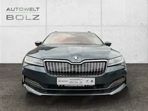 Skoda Superb Combi 1.4 TSI Style iV MATRIX-LED AHK Bild 2