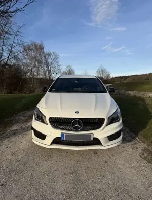 Mercedes-Benz CLA 250 Coupe AMG-Line