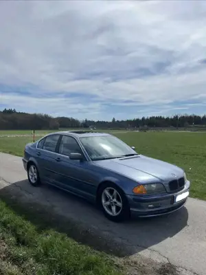 BMW 323 323i