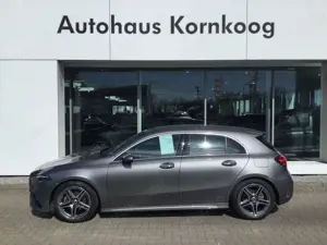 Mercedes-Benz A 200 AMG Line Advanced Plus Bluetooth Navi LED