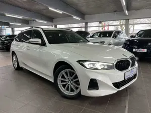 BMW 320 320d Touring xDrive III Driving Assistant III