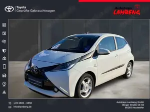 Toyota Aygo X x-play touch