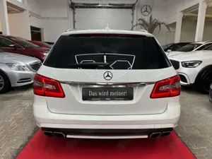 Mercedes-Benz E 63 AMG T V8 Bi-Turbo*PANO*RFK*HARMAN/KARDON* Bild 5