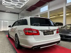Mercedes-Benz E 63 AMG T V8 Bi-Turbo*PANO*RFK*HARMAN/KARDON* Bild 4