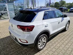 Volkswagen T-Roc 1.5 TSI DSG CARPLAY ACC RFK EPH SHZ Bild 2
