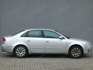 Audi A4 Limousine 1,8 Turbo/Xenon/PDC/16" LMF Bild 4