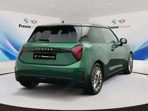 MINI Cooper E Favoured Trim  - Paket L 360° STANDHZ Bild 2