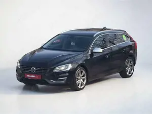 Volvo V60 Kombi D5 Summum STANDHEIZUNG*LEDER*MEMO*TEMP