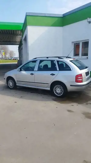 Skoda Fabia 1.4 16V Combi Exact Bild 5