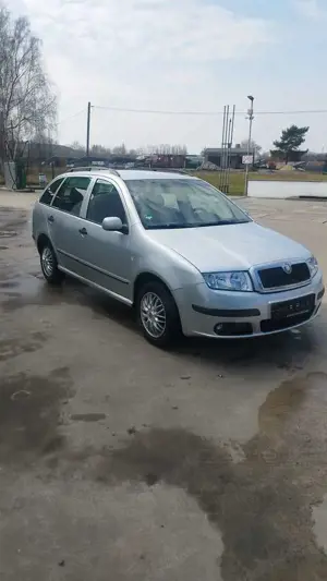 Skoda Fabia 1.4 16V Combi Exact Bild 2