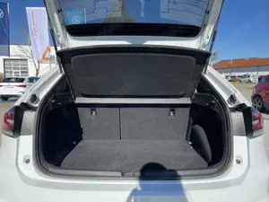 Volkswagen Taigo 1.5 TSI R-Line DSG (MatrixLED+NAVI+AHK+R-Kamera+AC Bild 5
