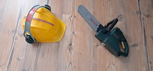 Bosch Kinder-Werkzeug Set   Kettensäge & Helm   Top Zustand