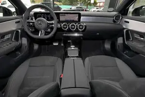 Mercedes-Benz A 200 AMG Distronic+RüKam+LED+Pano+AHK+Totwinkel Bild 5