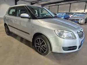 Skoda Fabia FABIA 1.6 AUTOMATIK AMBIENTE KLIMA TÜV+SERV NEU Bild 3