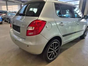 Skoda Fabia FABIA 1.6 AUTOMATIK AMBIENTE KLIMA TÜV+SERV NEU Bild 5