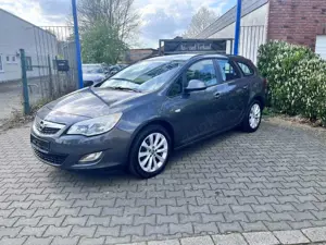 Opel Astra J Sports Tourer SHZ PDC TEMP GARANTIE