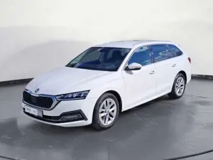 Skoda Octavia Combi 2.0 TDI DSG Style *AHK*NAVI*ACC* Bild 2