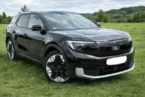 Ford Explorer Premium RWD