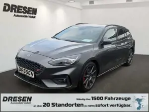 Ford Focus Turnier ST AHK-klappbar SHZG Navi Digitales Cockpi