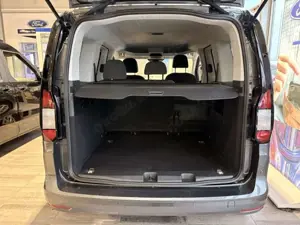 Ford Tourneo Connect 2.0 EcoBlue Aut. TITANIUM (SK) Bild 4