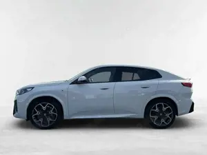 BMW X2 sDrive20i M Sportpaket Pro *AHK.HUD.ACC* Bild 4