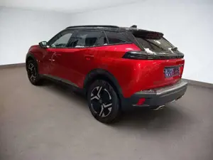 Peugeot 2008 2008 Hybrid 145 e-DSC GT Bild 3