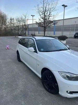 BMW 320 320d Touring Bild 3