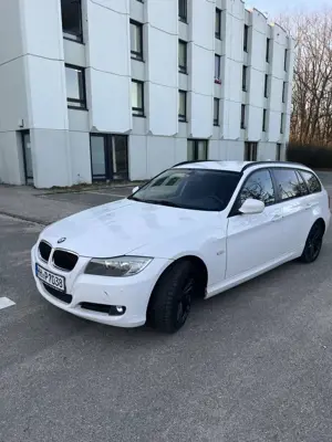 BMW 320 320d Touring Bild 2