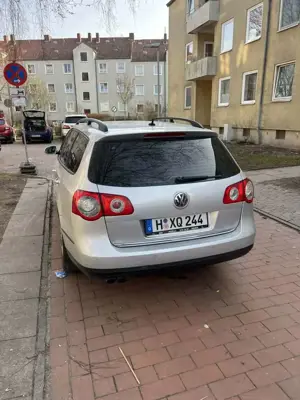 Volkswagen Passat 2.0 TDI DPF DSG Sportline Bild 2