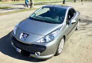 Peugeot 207 CC Platinum, 120 PS, Leder, Navi Bild 2