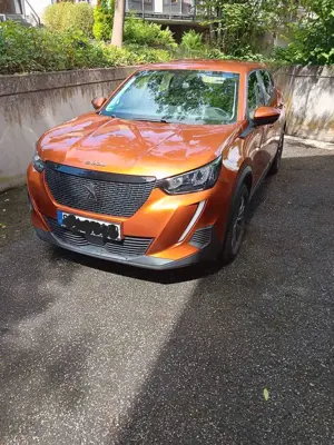 Peugeot 2008 2008 PureTech 130 Active Bild 2