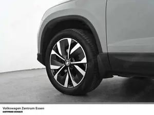 Skoda Karoq Tour 4x4 TDI DSG LED R-Kamera Sitzhzg Keyless Bild 5