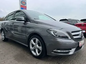 Mercedes-Benz B 180 *AUTOMATIK*BI-XENON*NAVI*ALU*1HAND*GARANTIE