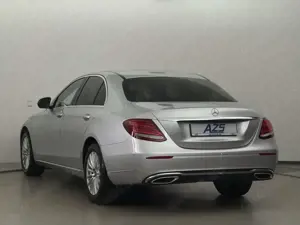 Mercedes-Benz E 220 CDI Exclusive AHK Kamera LED Navi Bild 5
