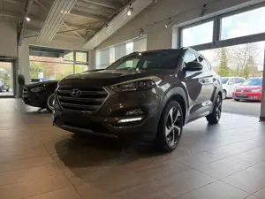 Hyundai TUCSON blue Trend 2WD*Panorama*Navi*1.Hand*