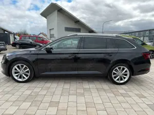 Skoda Superb 2.0 TDI Style*Sthz*AHK*ACC*Virtual*TOP Bild 4