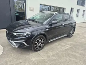 Fiat Tipo Cross +LED+KAMERA+SHZ