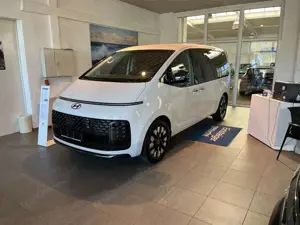 Hyundai STARIA Signature Hybrid 2WD