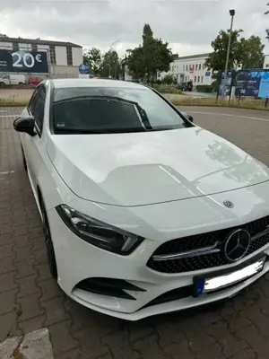 Mercedes-Benz A 180 A 180 7G-DCTAMG Line