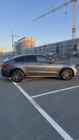 Mercedes-Benz GLC 300 Mercedes-Benz GLC 300 4MATIC Coupé Schiebedach Bild 1