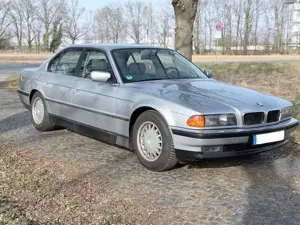 BMW 728 728iL