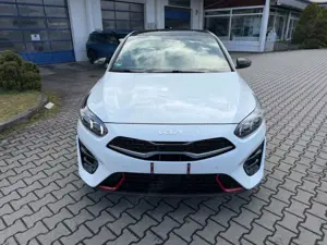 Kia ProCeed / pro_cee'd ProCeed 1.6 T-GDI DCT GT/Perf./Bastuck/Ansaugung Bild 3