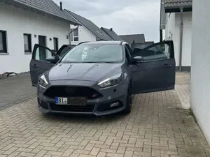 Ford Focus Focus Turnier 2.0 TDCi ST mit Leder-Exclusiv-Paket